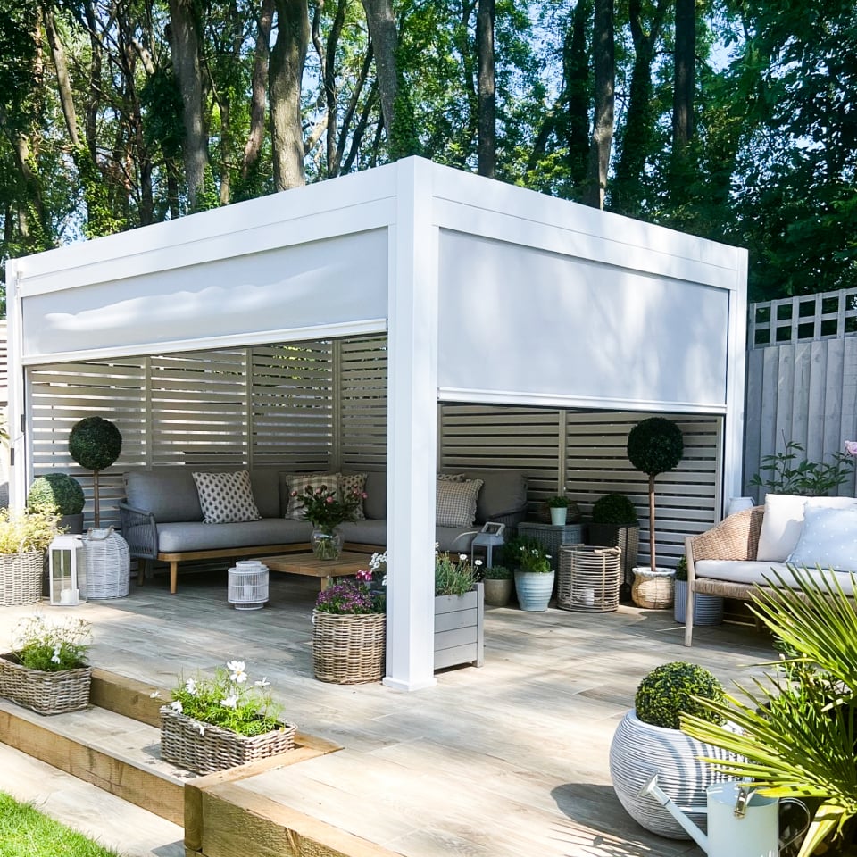 Nova Titan Aluminium Pergolas in Chalk white